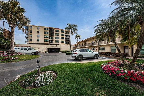 6180 SUN BOULEVARD UNIT 302