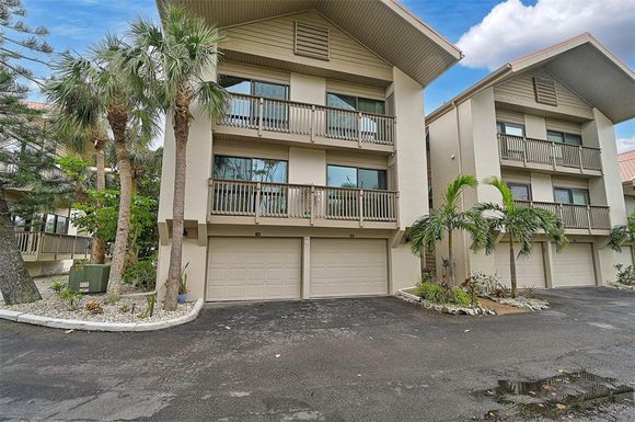 1137 LAKE HOUSE CIRCLE UNIT C215