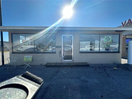 2254 S TAMIAMI TRAIL