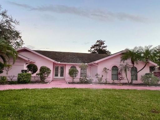 3006 PINE CLUB DRIVE