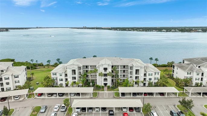 910 TIDEWATER SHORES LOOP UNIT 304