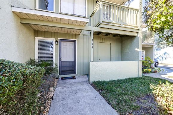 1561 LAKEVIEW DRIVE UNIT 945