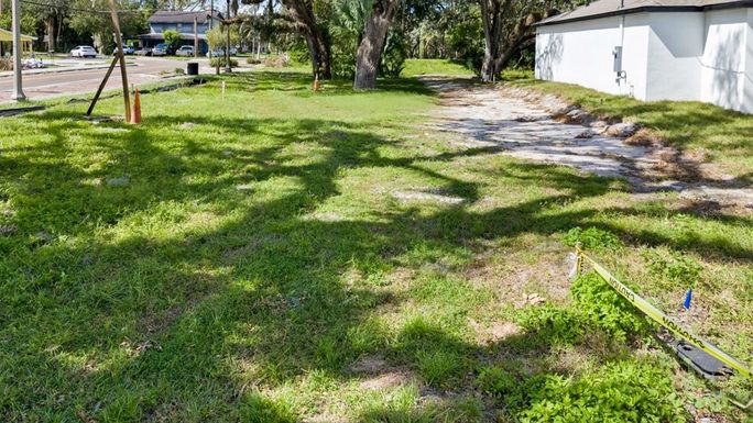 1216 POMEGRANITE AVENUE