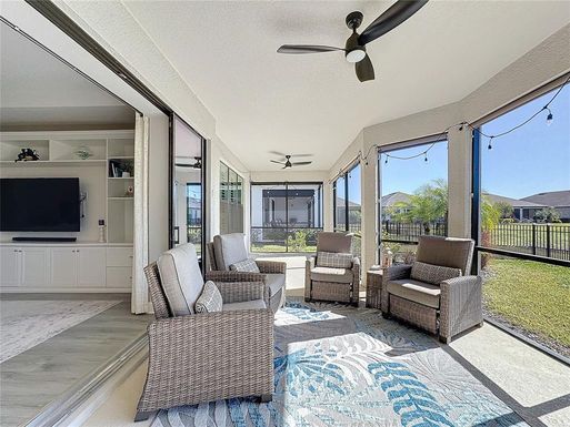 288 BELLA CORTINA DRIVE