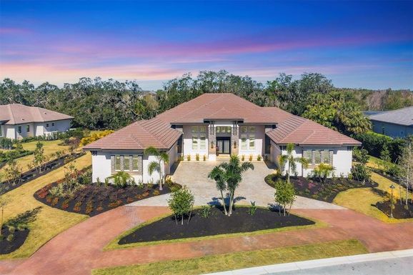 3927 FOUNDERS CLUB DRIVE