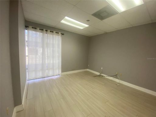 1540-1562 TROPIC PARK DRIVE