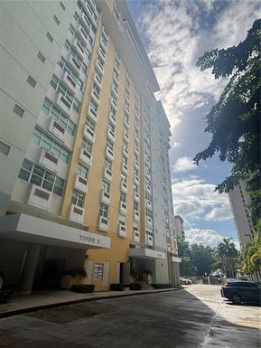 J8 AVE SAN PATRICIO UNIT 2D