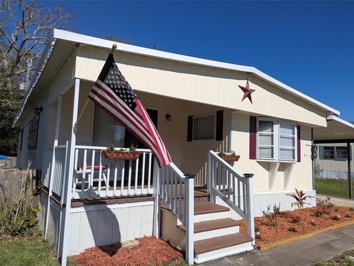 4111 WOODLAND CIRCLE