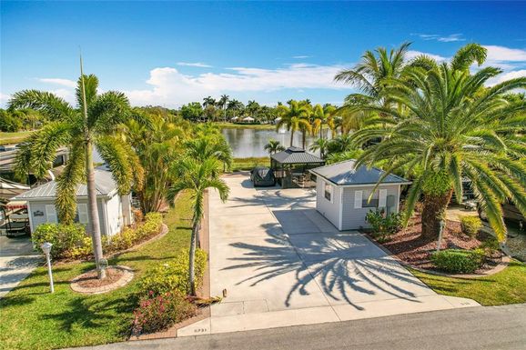 5731 E CYPRESSWOODS RESORT DR.