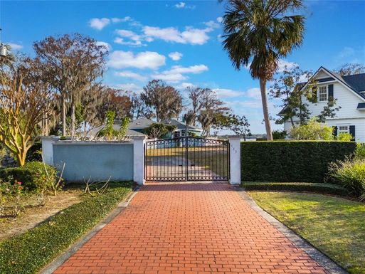 125 WHITECAPS CIRCLE