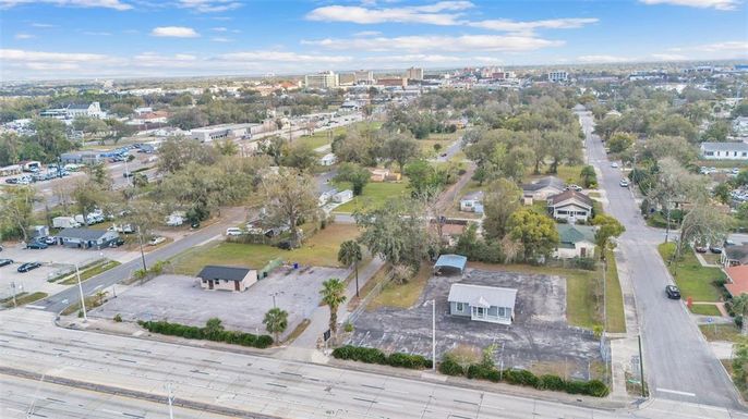 204 W MEMORIAL BOULEVARD