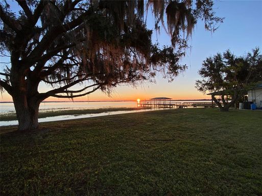 1301 S LAKE REEDY BOULEVARD