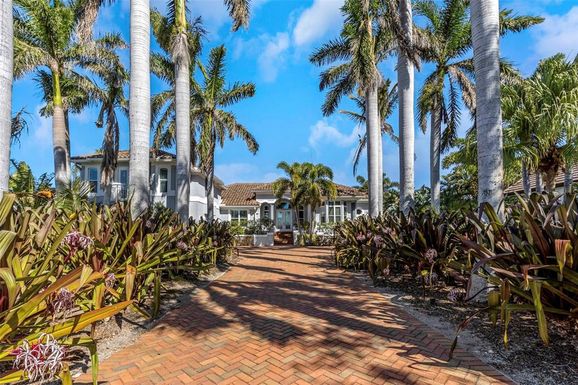 6305 PASADENA POINT BOULEVARD