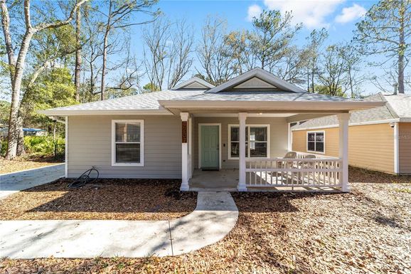 4207 NE 17TH TERRACE