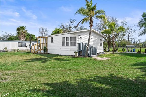 3871 NW KNOLLWOOD DRIVE