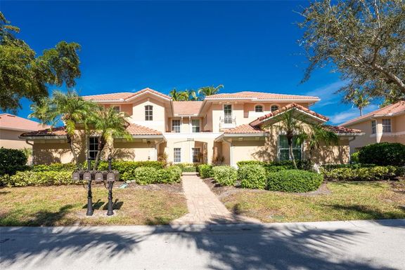 3316 SUNSET KEY CIR UNIT D