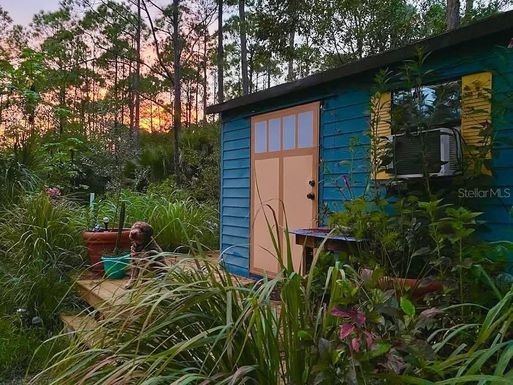 3205 HENDRY ISLES BLVD.