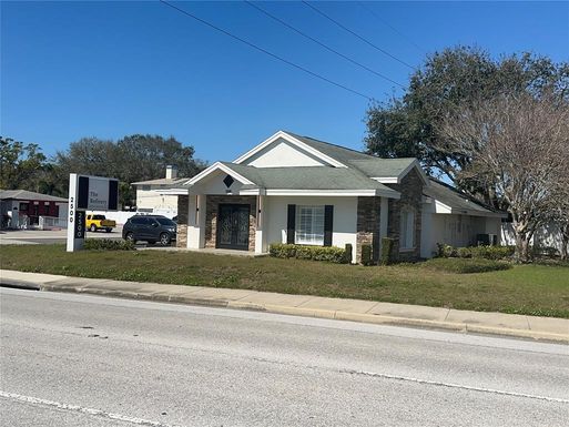 2500 SUNSET POINT ROAD