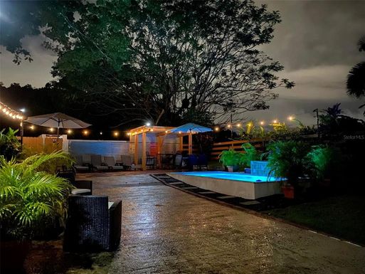 CARR 956 KM 4.2 BO GUZMAN ABAJO