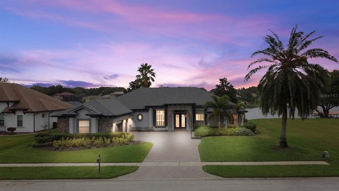 902 JOHNS POINT DRIVE