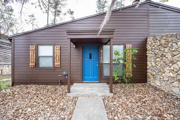 4120 NE 17TH TERRACE