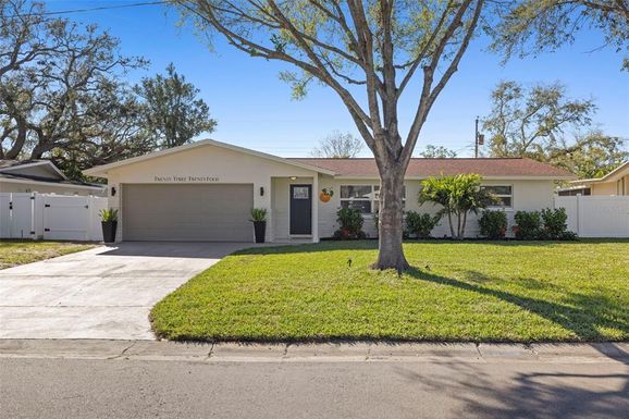 2324 MIDDLECOFF DRIVE