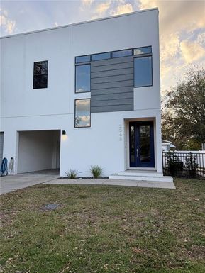 206 N ARRAWANA AVENUE UNIT B