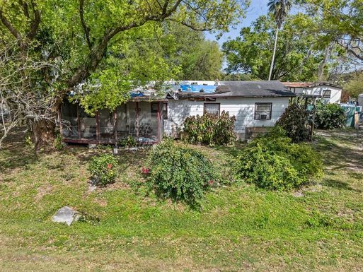 215 10TH WAHNETA STREET W