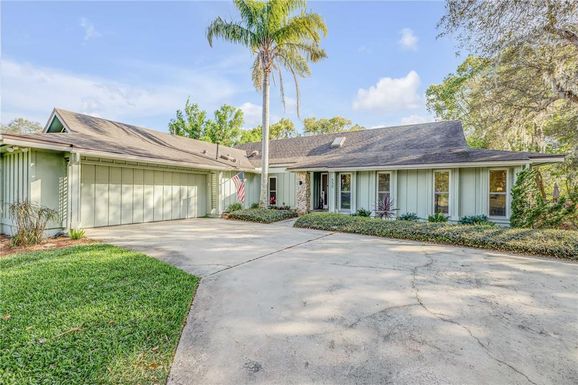 550 BOTTLEBRUSH COURT