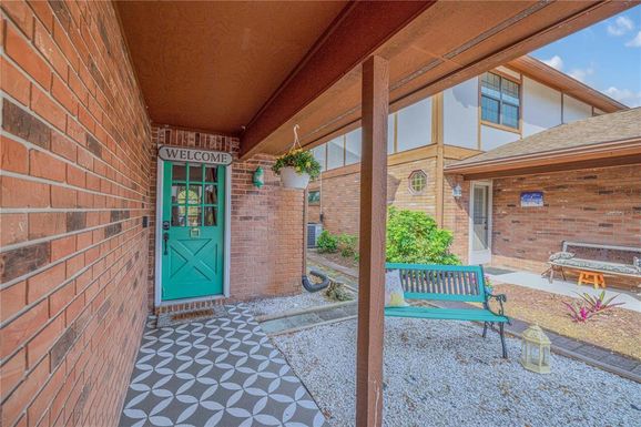 1932 S RIVERSIDE DRIVE