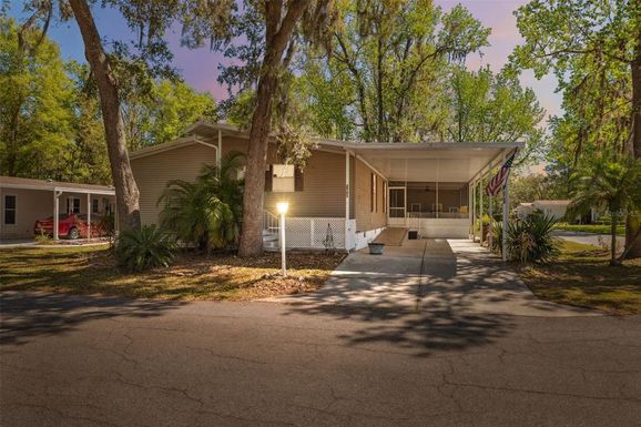 2743 KINGSWOOD CIRCLE