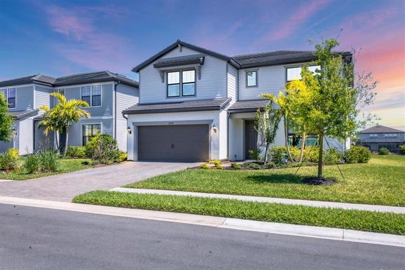 16258 HIDDEN OAK LOOP