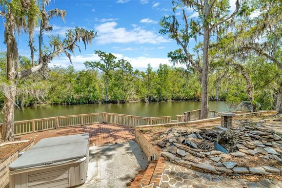 1401 N RIVERHILLS DRIVE