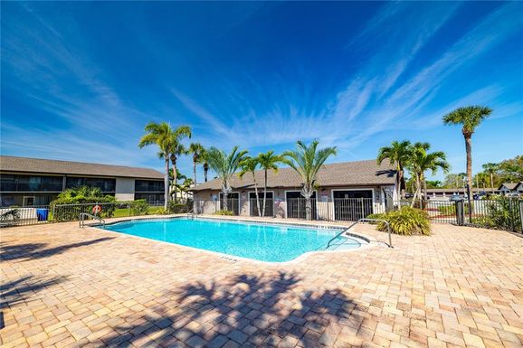 1076 ELLEN COURT UNIT 1076