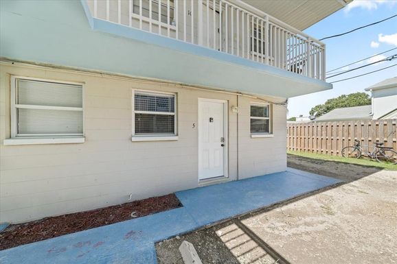 406 TYLER AVENUE E UNIT 5