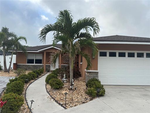 4304 E DRAKE BOULEVARD