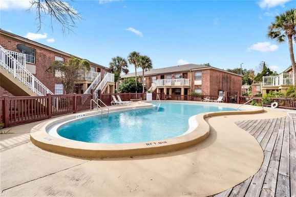 480 BANYON TREE CIRCLE UNIT 100