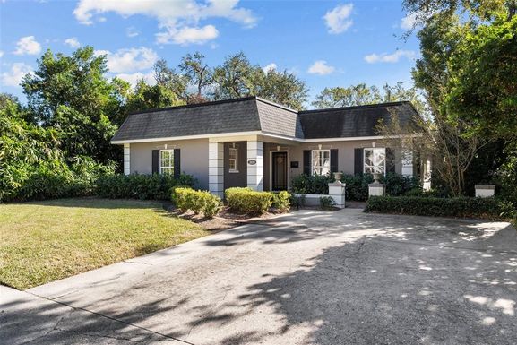 2610 W WATROUS AVENUE