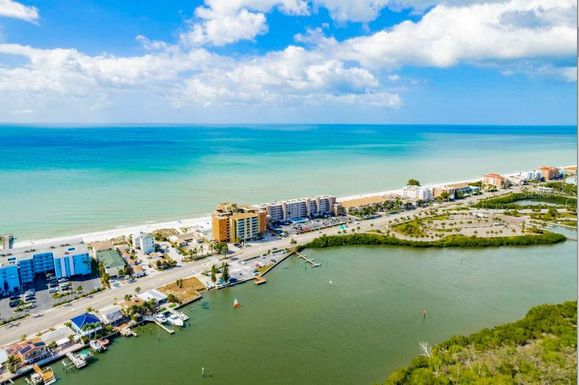 18650 GULF BOULEVARD UNIT 305