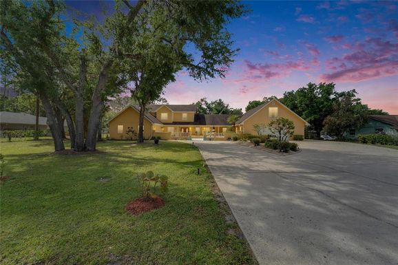 4902 LOG CABIN DRIVE