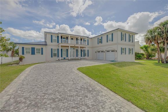 1221 COMMODORE DRIVE