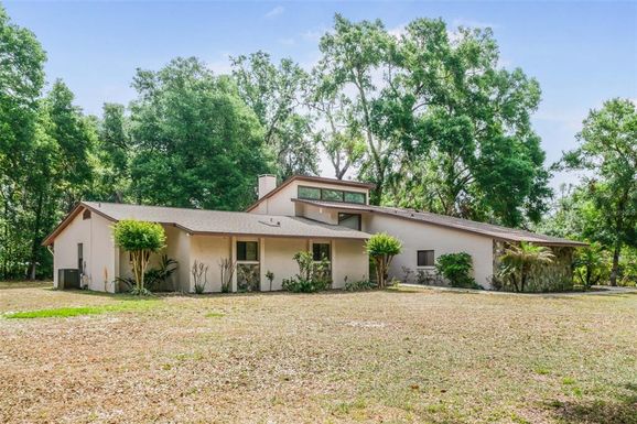 8640 E HENDERSON TRAIL