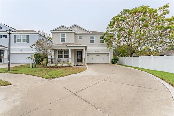 124 PHILIPPE GRAND COURT