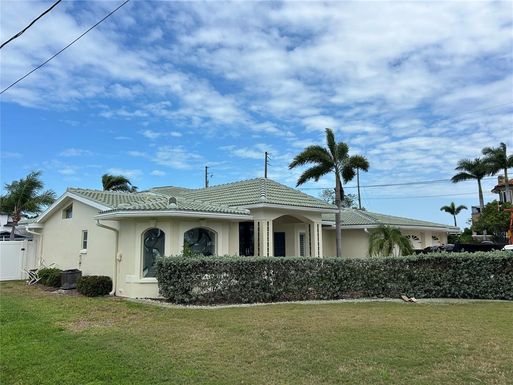 400 HARBORVIEW LANE N