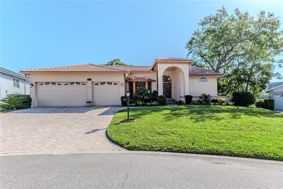 7129 MYRTLEWOOD LANE