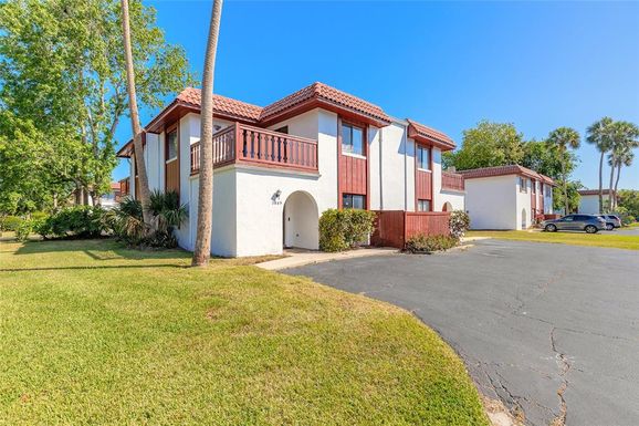 2089 OAK MEADOW CIRCLE