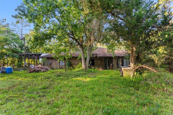 1915 POINSETTIA DRIVE