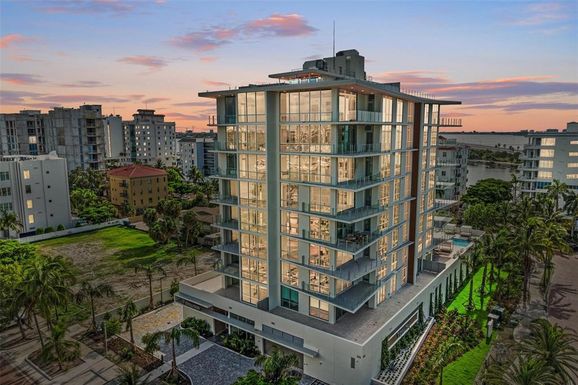 111 GOLDEN GATE POINT UNIT 402