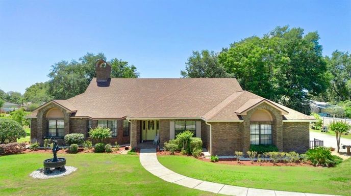 585 SUMMERHAVEN DRIVE