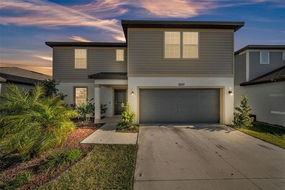 1009 GOLDEN SHINER AVENUE